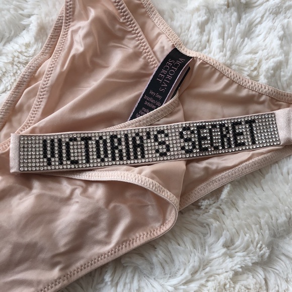 Victoria secrets Brazilian panties with shine straps - Picture 2 of 4
